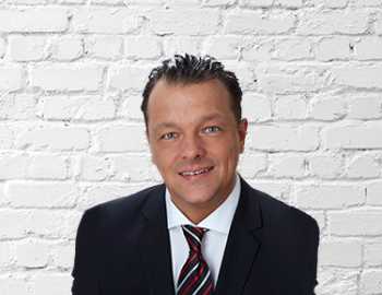 Makler Dirk Donner, Bismark-Immobilien